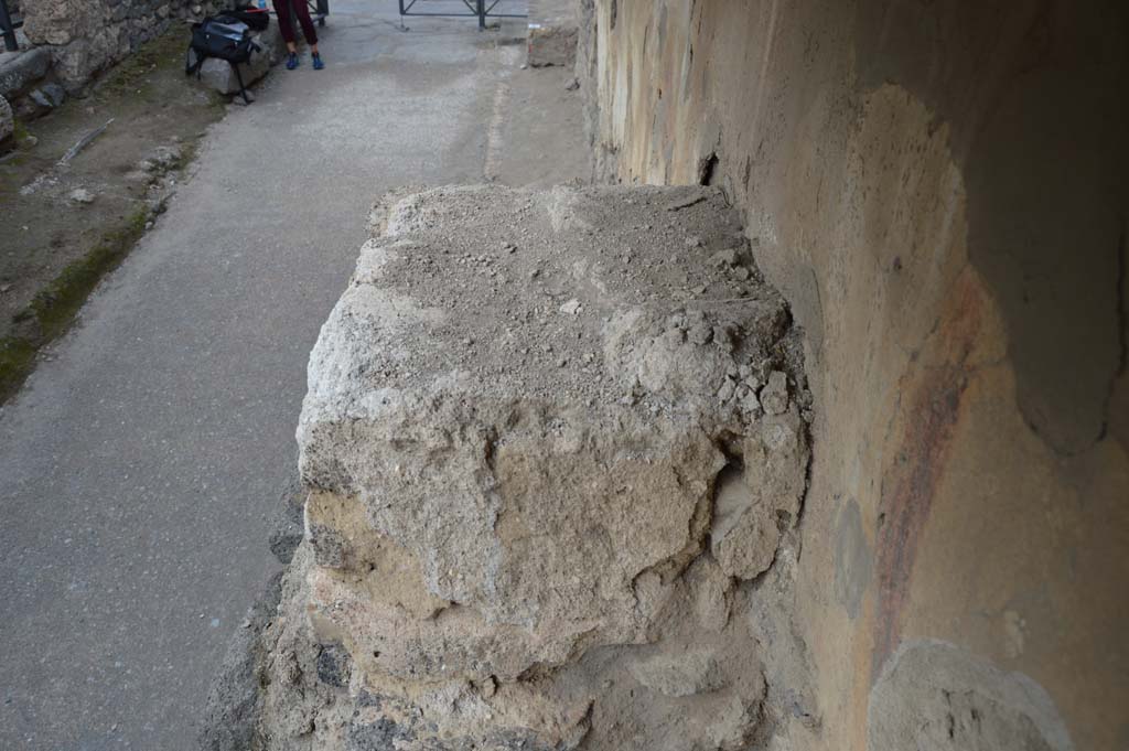 I.8.1 Pompeii. October 2018. Looking north to south side of altar on top of ramp.
Foto Taylor Lauritsen, ERC Grant 681269 DÉCOR.