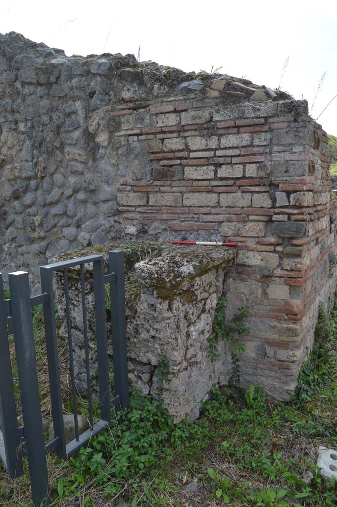 III.10.6 Pompeii. October 2018. 
Street altar on west side of blocked/unexcavated roadway between III.11 and III.10.
Foto Taylor Lauritsen, ERC Grant 681269 D�COR.
