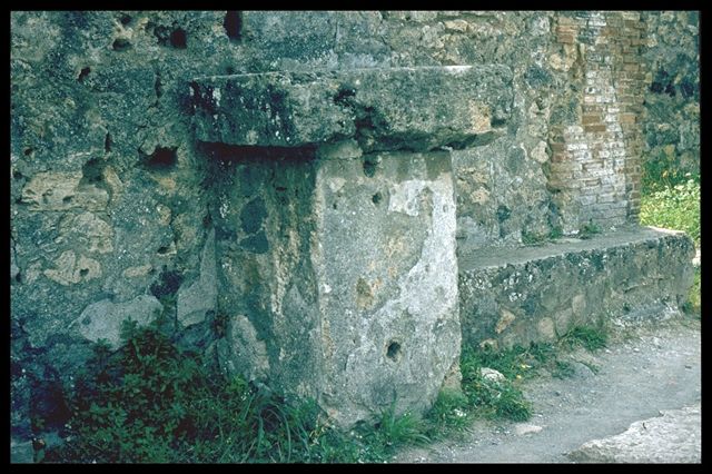 VII.7.22 Pompeii. December 2005. Street altar, looking south.