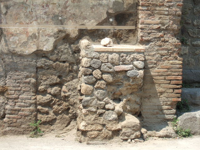 Pompeii street shrine (compitum) to 12 gods outside IX.11.1. 1912.