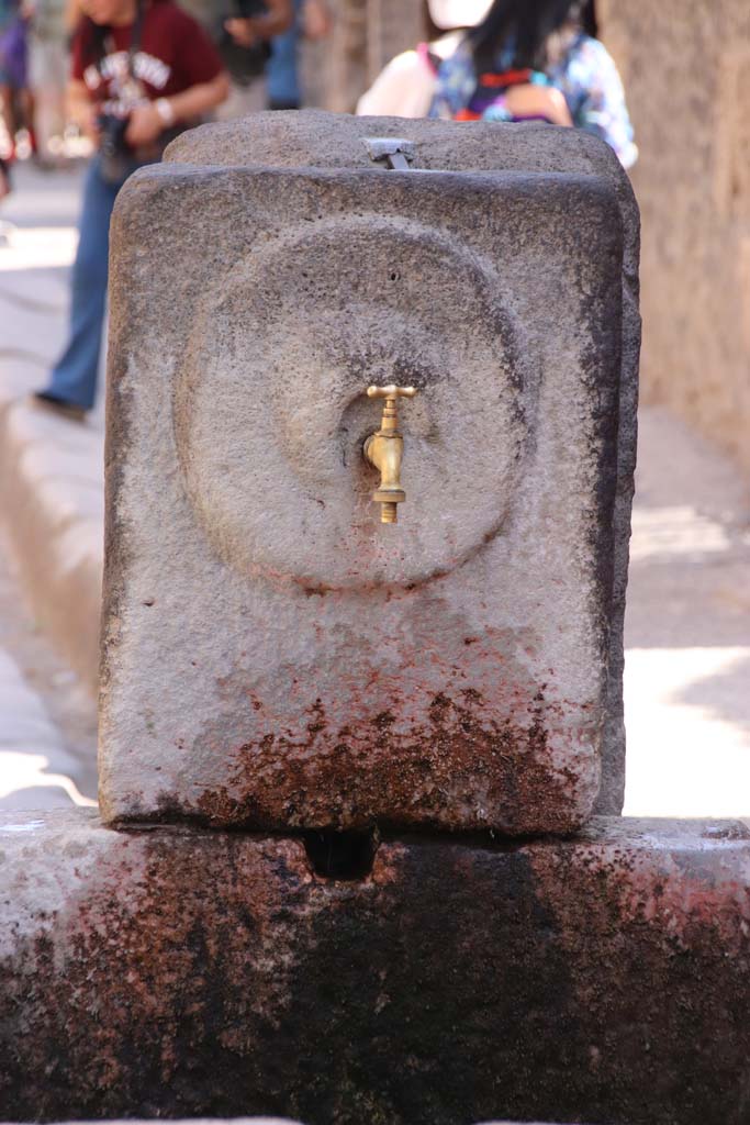 I.9.1 Fountain