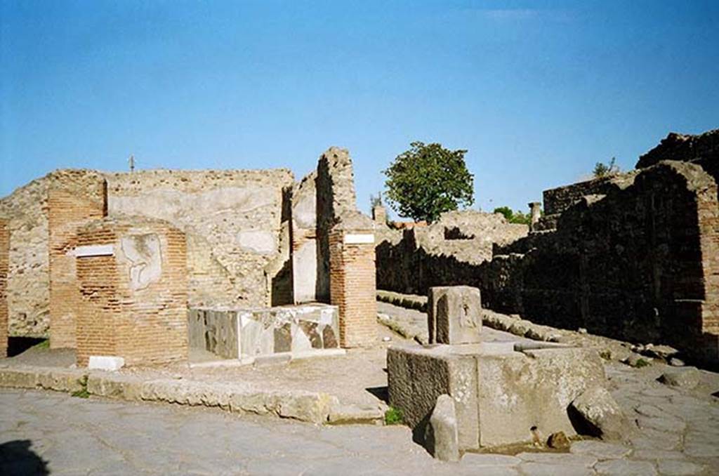 Fountain outside VI.3.20 Pompeii. October 2009. Looking north. 
Photo courtesy of Rick Bauer.
