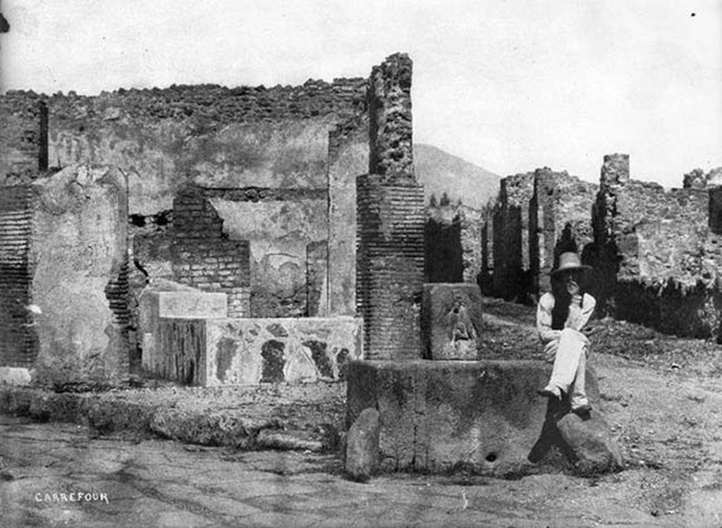 Fountain outside VI.3.20 Pompeii, at junction of Via Consolare and Vicolo di Modesto.
Photo courtesy Ministère de la Culture (France), Médiathèque de l'architecture et du patrimoine, dist. RMN-GP.
