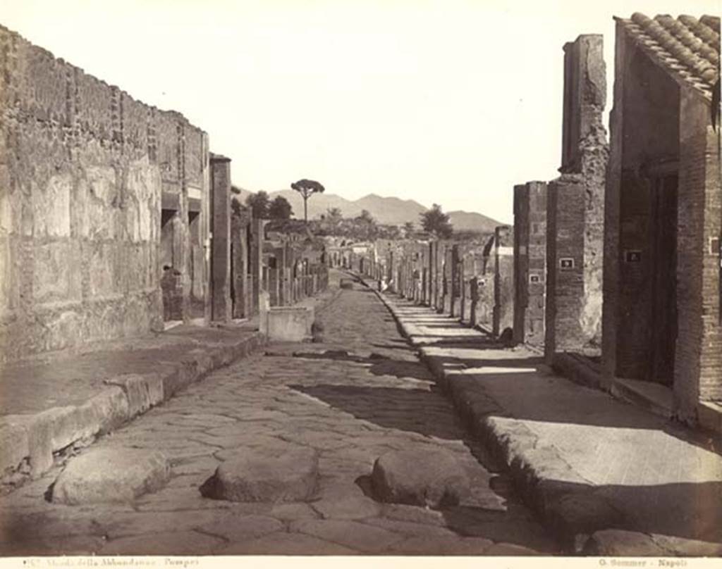 Fountain outside VII.9.67. Via dell�Abbondanza. C.1880-1890. Looking east between VII.9 and VIII.3,  Photo by G. Sommer no.  1262. Photo courtesy of Rick Bauer.
