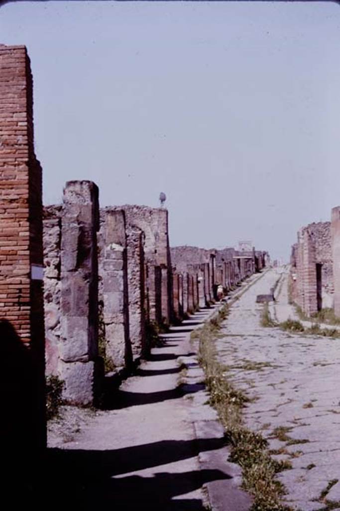 Fountain outside VII.14.13 and VII.14.14 on Via dell� Abbondanza, Pompeii. 1964. Looking west towards Forum, from between VIII.4 and VII.1. Photo by Stanley A. Jashemski.
Source: The Wilhelmina and Stanley A. Jashemski archive in the University of Maryland Library, Special Collections (See collection page) and made available under the Creative Commons Attribution-Non Commercial License v.4. See Licence and use details.
J64f1080
