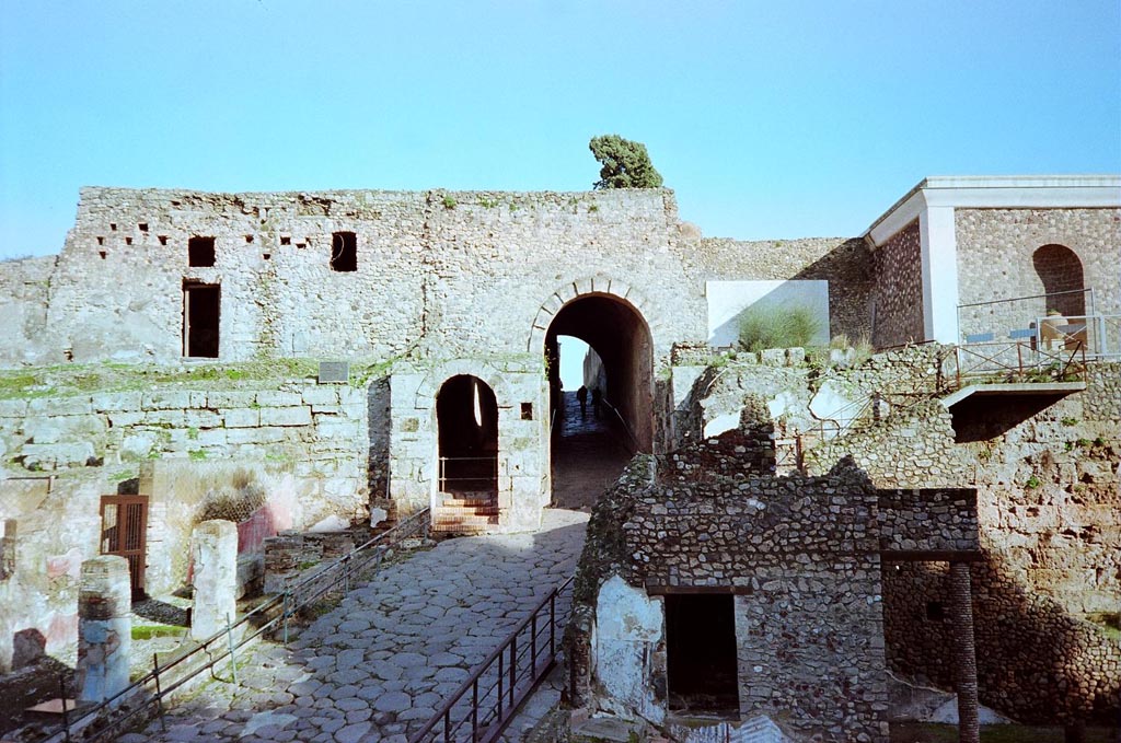 Pompeii Porta Marina. Old postcard of 1927. Photo courtesy of Drew Baker.