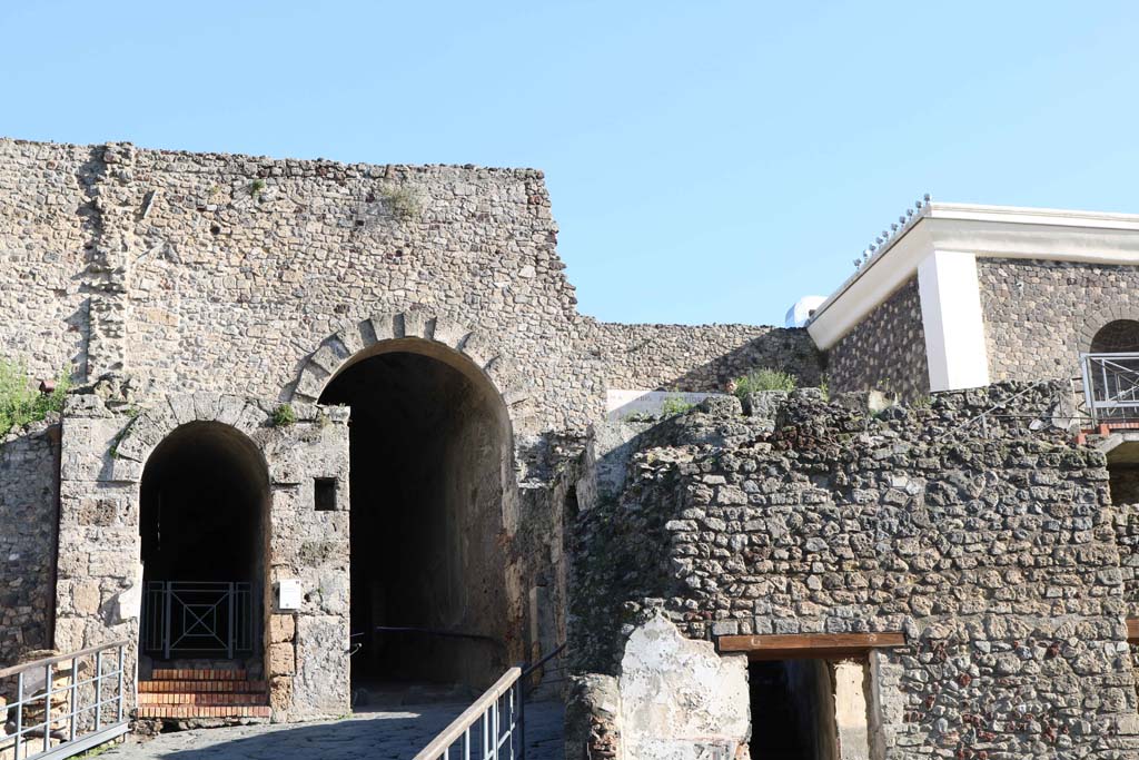 Pompeii Porta Marina. Old postcard. Photo courtesy of Drew Baker.