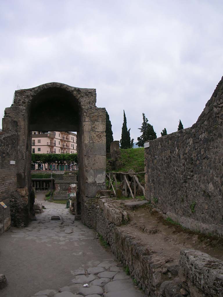 Porta di Nocera or Nuceria Gate, Pompeii. May 2010.
Entrance at north end of west side of gate. Photo courtesy of Ivo van der Graaff.