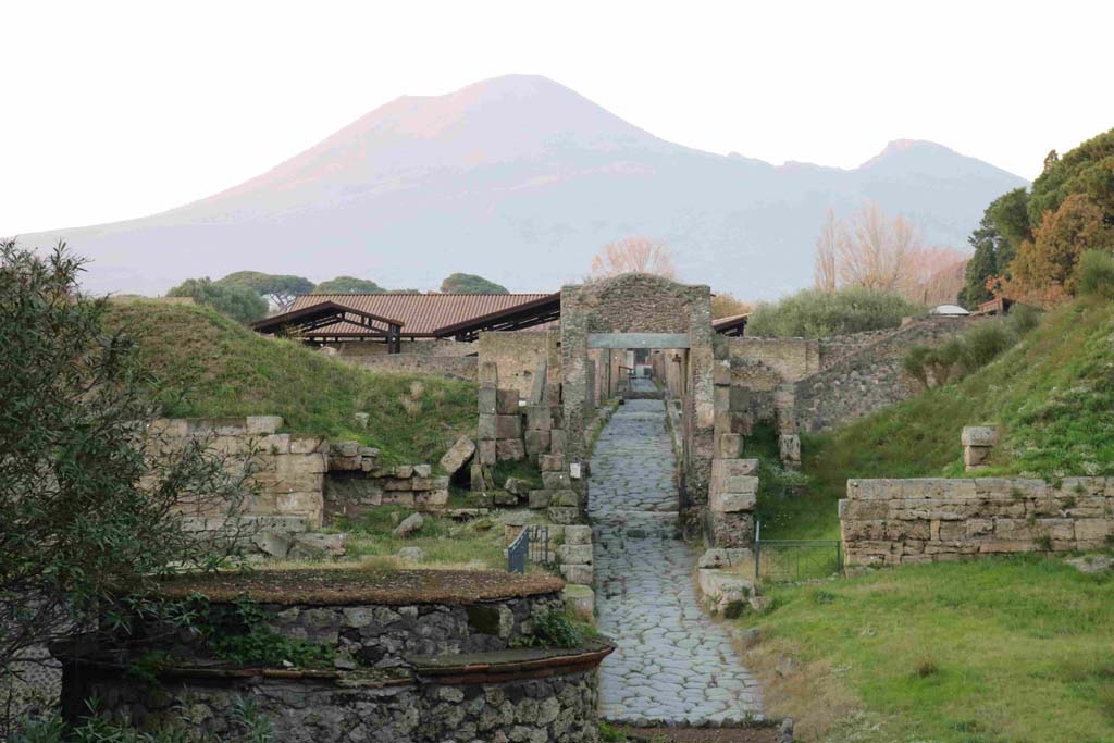 Pompeii Porta Nocera. December 2006. East side looking east along walls.
