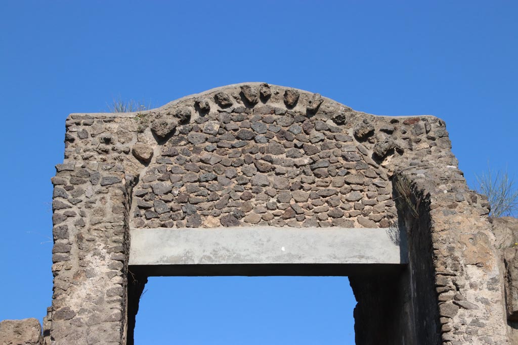 Pompeii Porta Nocera. December 2006. South side of gate.