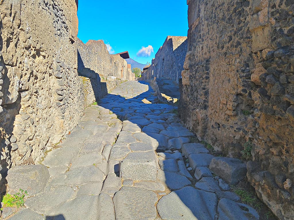 Pompeii Porta Nocera. December 2006. South West side of gate.