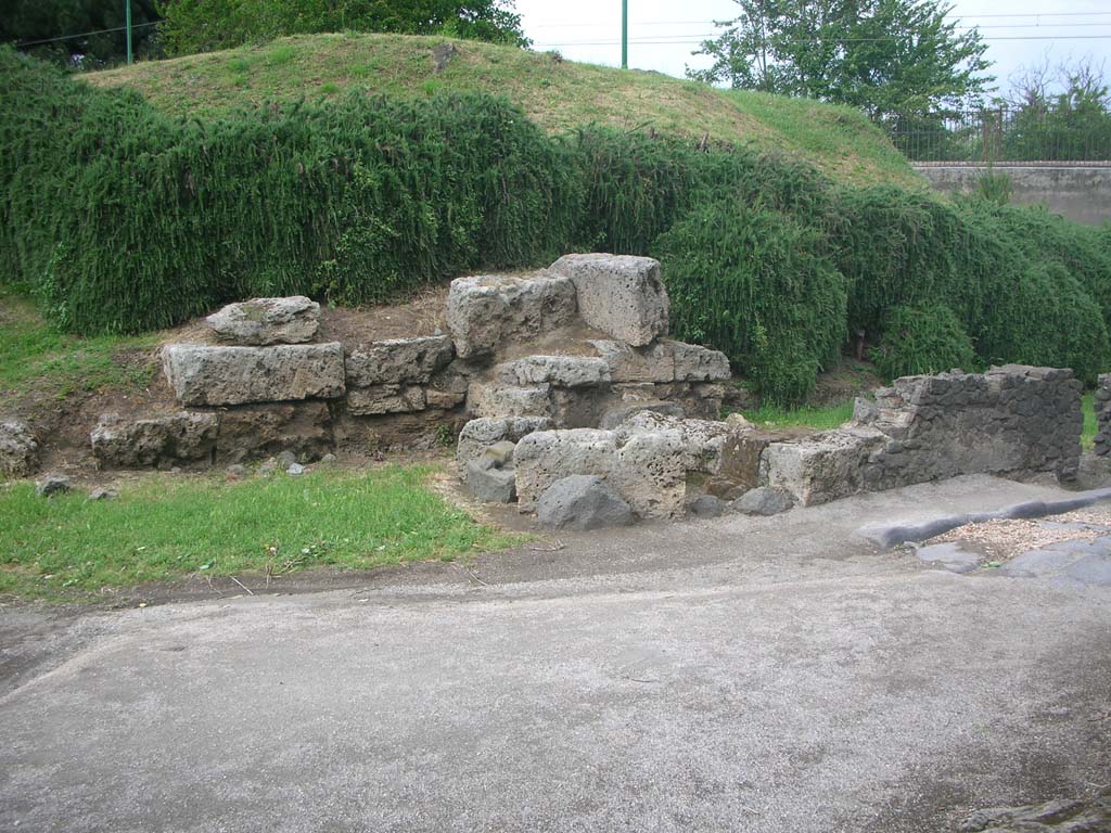 Porta di Sarno or Sarnus Gate. May 2010. Looking north towards remains of gate at west end. Photo courtesy of Ivo van der Graaff.