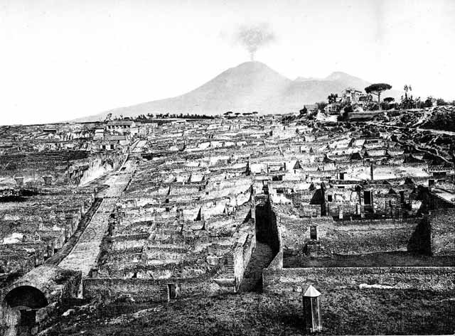Pompeii Stabian Gate. September 2005. North side. Drainage.
