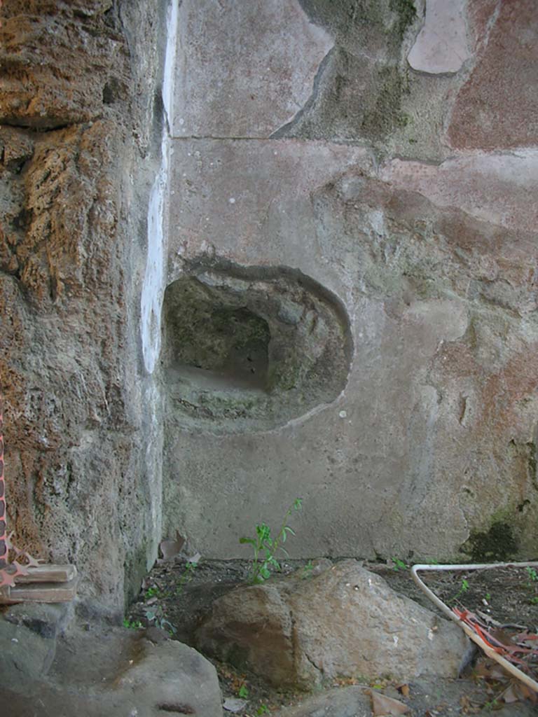Porta Stabia, Pompeii. May 2010.
Detail from west side of gate, at north end. Photo courtesy of Ivo van der Graaff.