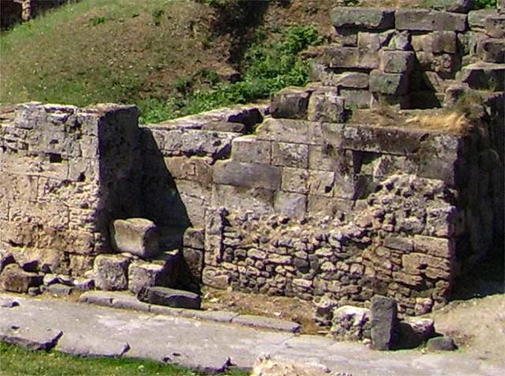 Pompeii. Vesuvian Gate. May 2006. Drain leading to water tower on north side of Gate.