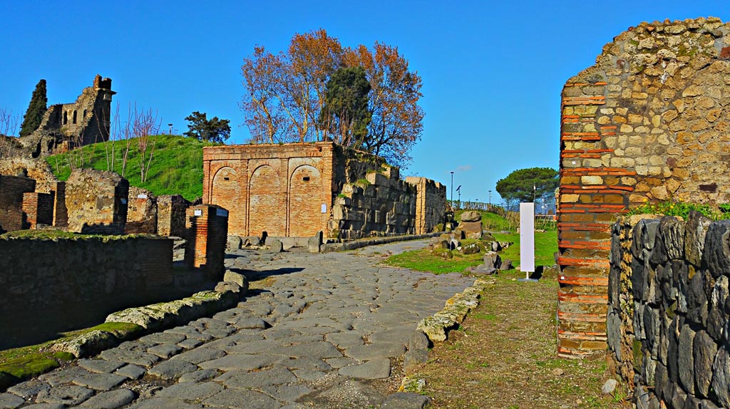 Porta Vesuvio or Vesuvian Gate looking north