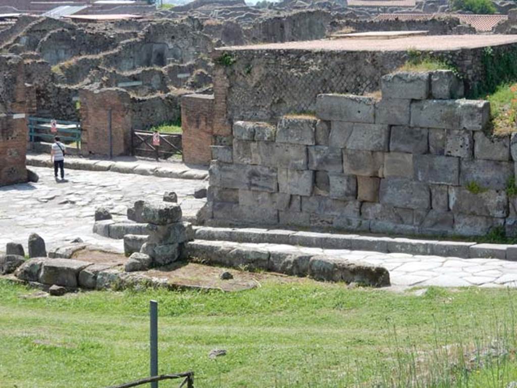 Vesuvian Gate Pompeii. May 2015. South end of west side of Vesuvian Gate, Looking west. Photo courtesy of Buzz Ferebee.