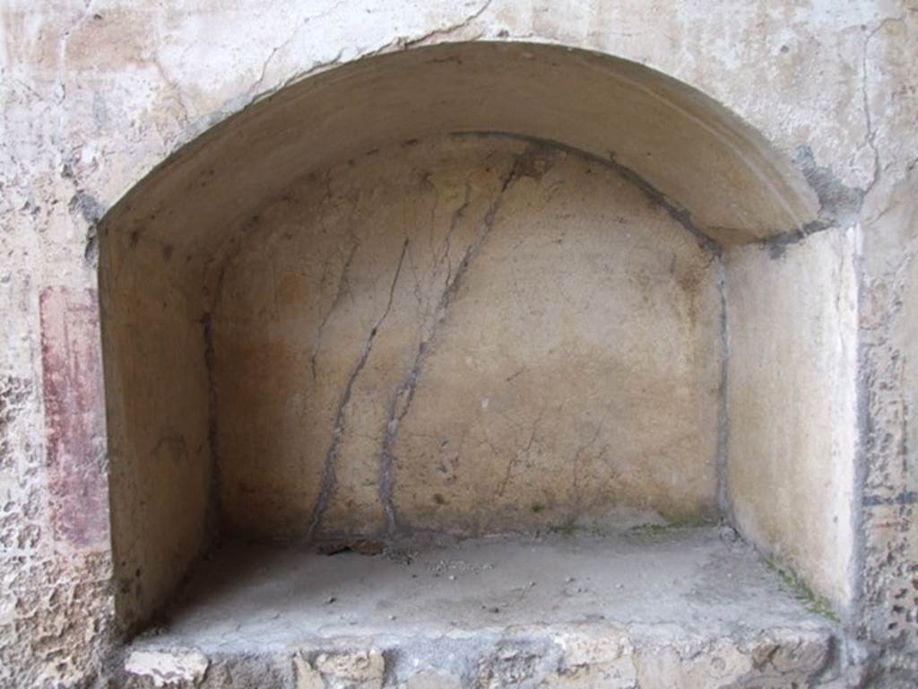 III.2.1 Pompeii. March 2009. Room 20. Arched niche in west wall of Summer Triclinium.