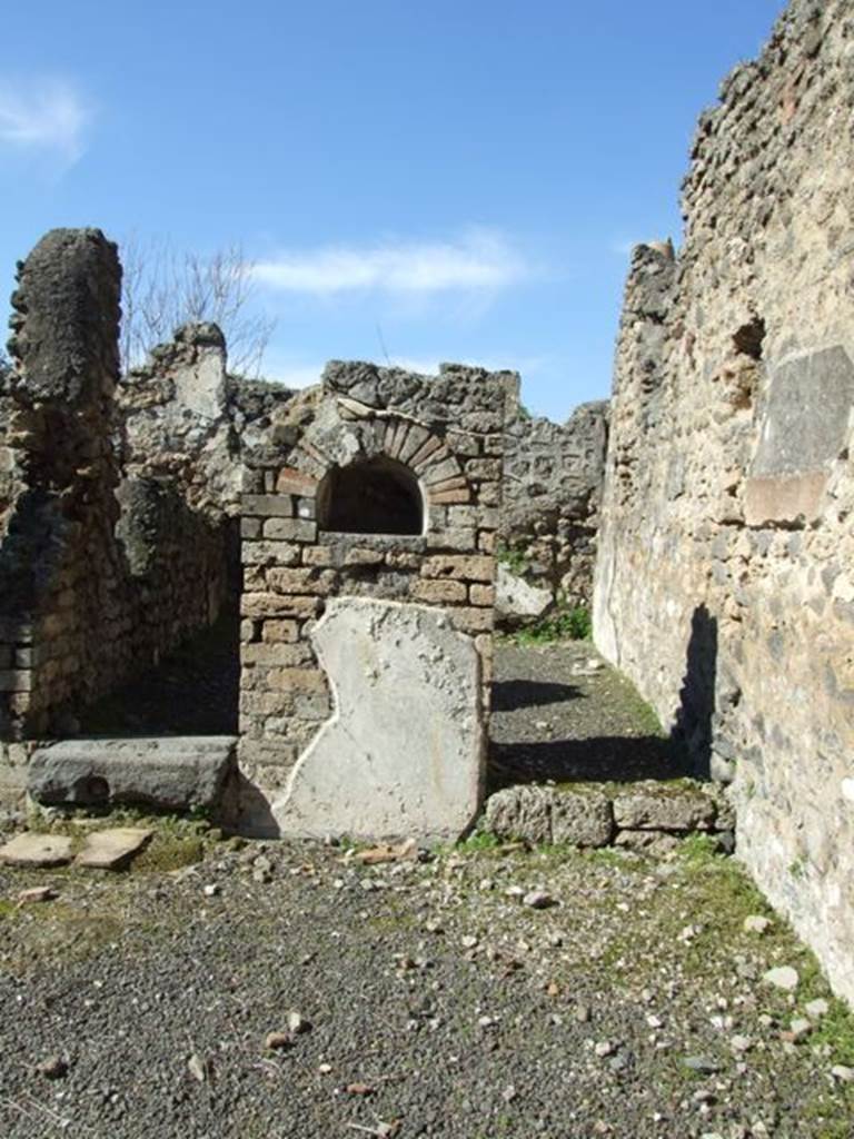 V.3.9 Pompeii. March 2009. Atrium. North side.