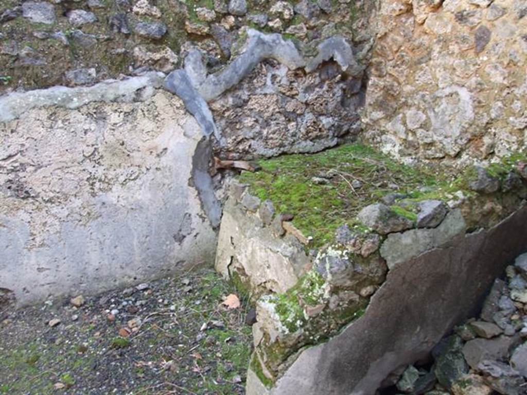 V.4.3 Pompeii. March 2009. Hearth and East wall.