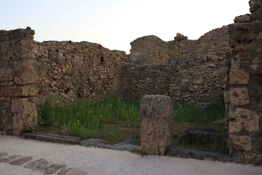 VI.7.13 Pompeii, on left and VI.7.14, on right. December 2018.
Looking south-west towards entrances on Via di Mercurio. Photo courtesy of Aude Durand.
According to Boyce –
“Taberna. On one wall there is a painting of two serpents confronted at an altar furnished with offerings”.
He quotes references – Sogliano, 50; Fiorelli, Descrizione, 110; Niccolini, ii, Desc. Gen., 31.
See Boyce G. K., 1937. Corpus of the Lararia of Pompeii. Rome: MAAR 14, (p.48, no.164).
See Sogliano, A., 1879. Le pitture murali campane scoverte negli anni 1867-79. Napoli: (p.17, no.50, “nearly destroyed”)
According to Fiorelli - on one of the walls of this shop there was a painted lararium.
Nothing appears to remain now.
Fiorelli reported that only the serpents at the sides of the altar remained.
See Pappalardo, U., 2001. La Descrizione di Pompei per Giuseppe Fiorelli (1875). Napoli: Massa Editore. (p.58)