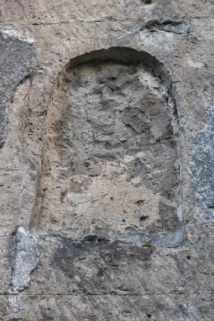 VI.12.6 Pompeii. December 2018.
Arched niche in upper south wall of shop. Photo courtesy of Aude Durand.
