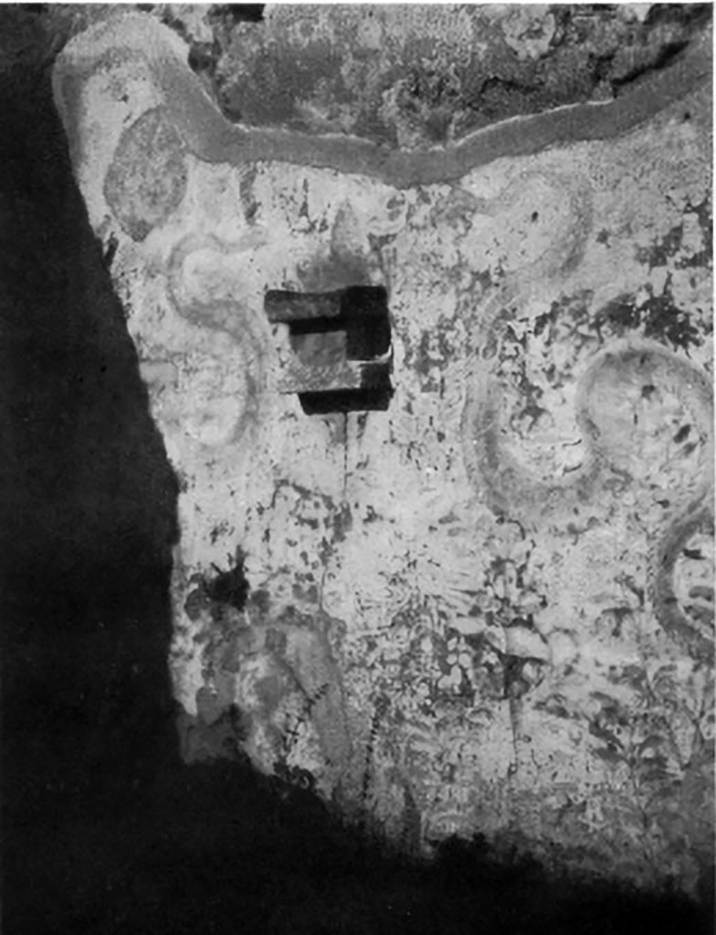 VI.16.12 Pompeii. 1930s photo by Tatiana Warscher of north wall with masonry altar projecting from wall.
The remains of the lararium painting with outlines of two painted serpents and the pine cone can be seen.
See Boyce G. K., 1937. Corpus of the Lararia of Pompeii. Rome: MAAR 14. (No.223, p58, Pl.28, 1)