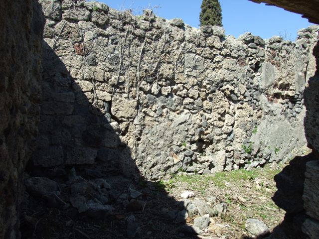 I.2.17 Pompeii. September 2010. Looking south into atrium, from room 3.
Photo courtesy of Drew Baker.