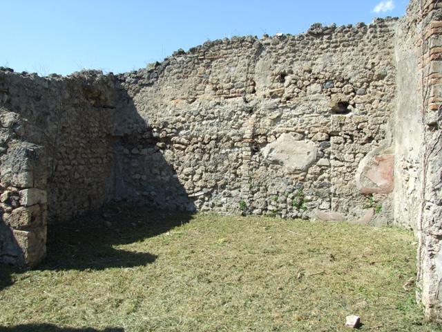 I.2.17 Pompeii. September 2010. Looking south from room 14, across north portico to peristyle, room 13. Photo courtesy of Drew Baker.
