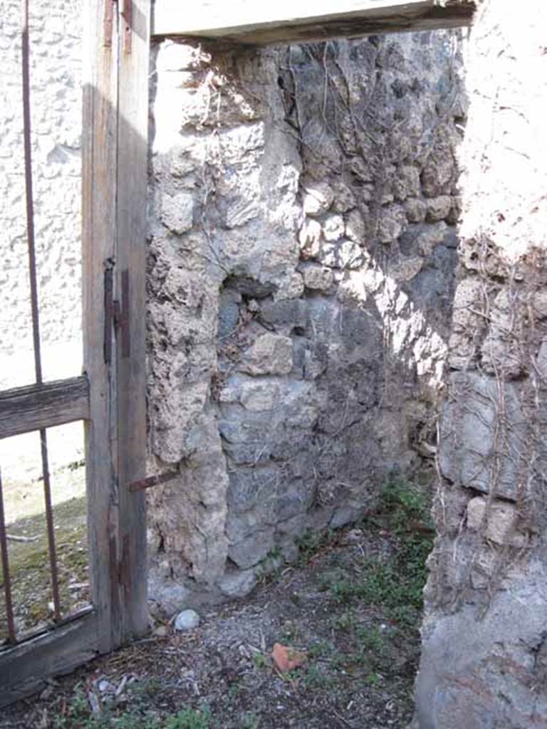 I.2.17 Pompeii. September 2005. Niche.