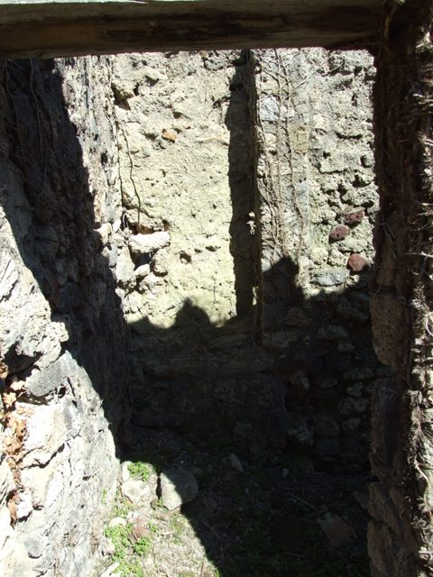 I.2.17 Pompeii. September 2005. Niche.