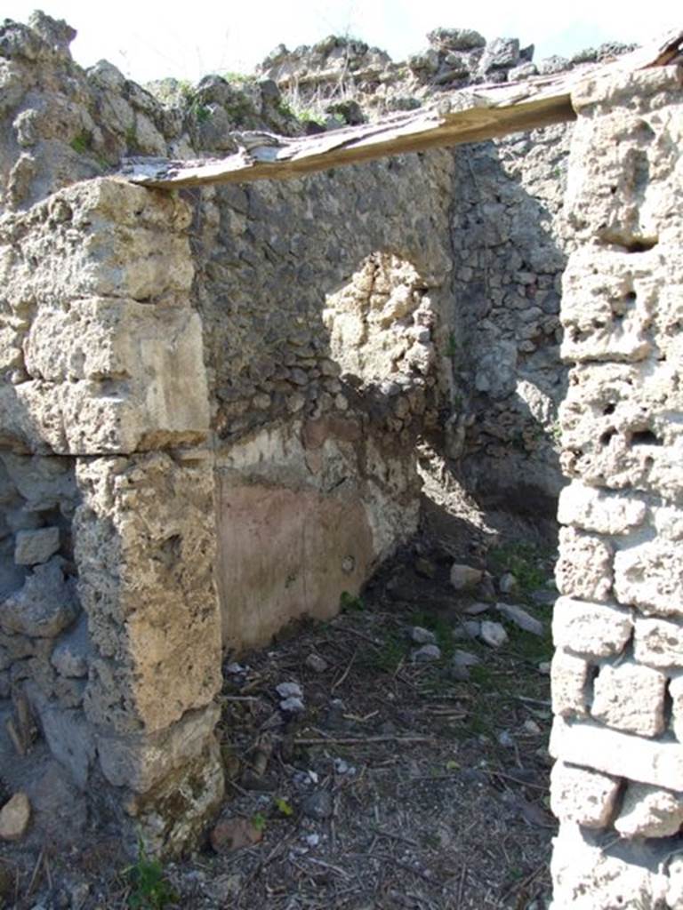 I.2.22 Pompeii. March 2009. Doorway to room 4, triclinium. According to Fiorelli, the word HAVE, was written in white stone on the triclinium floor. No longer visible. See Pappalardo, U., 2001. La Descrizione di Pompei per Giuseppe Fiorelli (1875). Napoli: Massa Editore. (p.37)