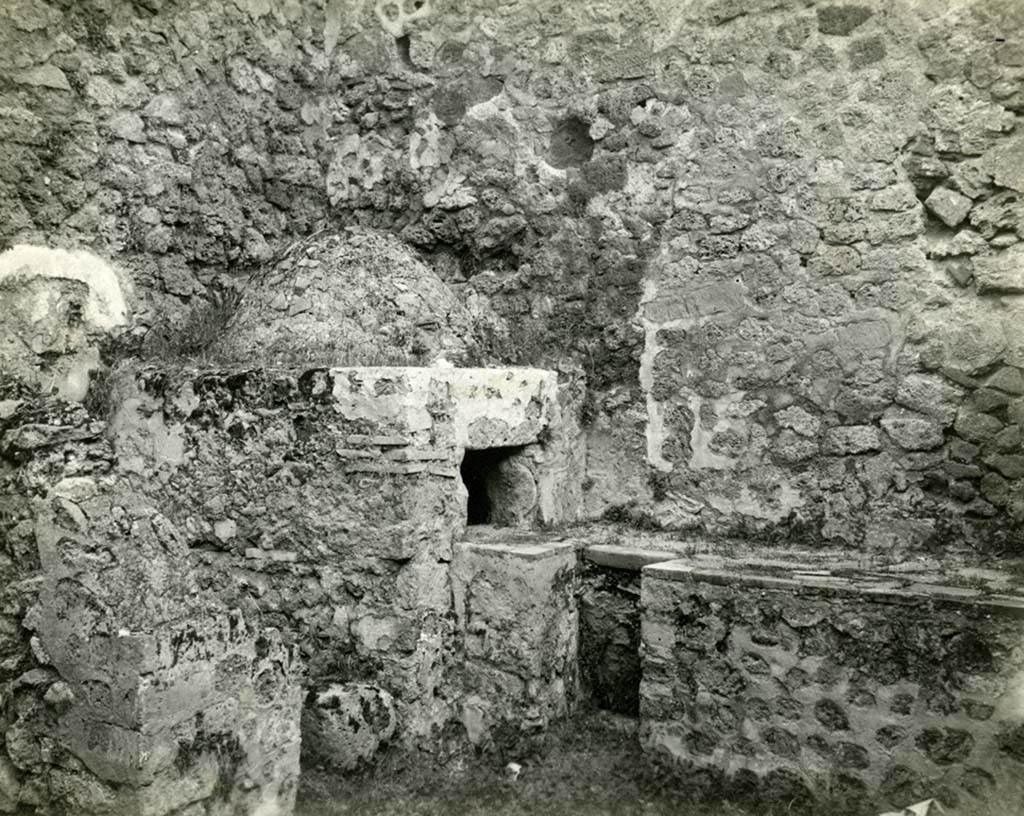 I.2.28 Pompeii. 1913. Kitchen area, looking towards oven.
Photo by Esther Boise Van Deman � American Academy in Rome. VD_Archive_Ph_208.
