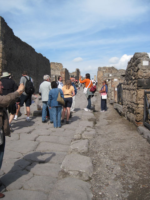 I.3.1 Pompeii. September 2010. Looking east towards entrance doorway on Via Stabiana.
Photo courtesy of Drew Baker.