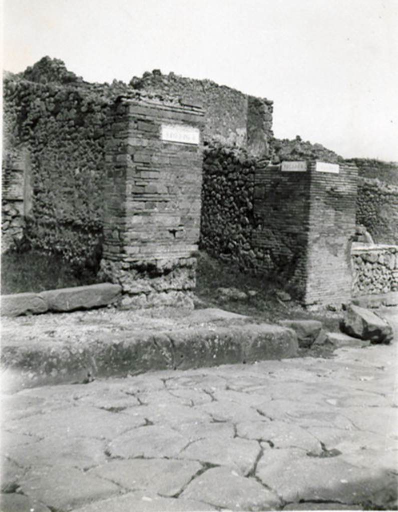 I.3.1 Pompeii. September 2010. Looking east into property from entrance doorway.
Photo courtesy of Drew Baker.