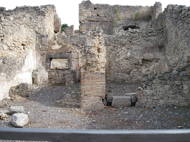 I.3.1 Pompeii. September 2010. Looking east into small room in south-east corner.
Photo courtesy of Drew Baker.