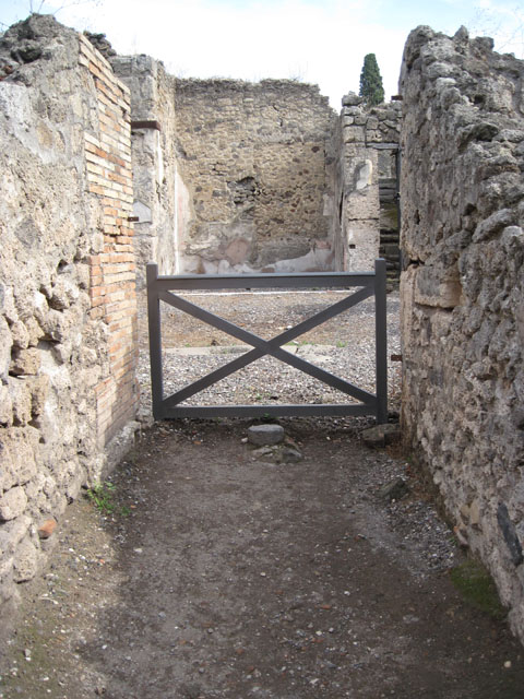 I.3.3 Pompeii. May 2005. Looking east across impluvium.
