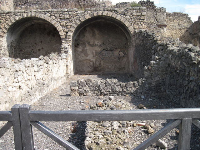 I.3.5 Pompeii. May 2005. Looking east into rear room.