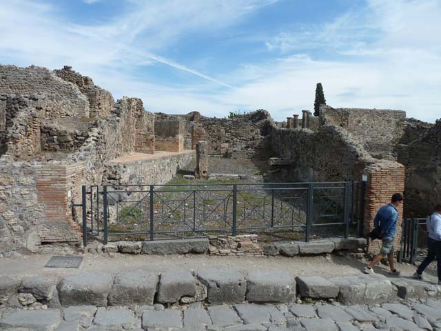 I.3.10 Pompeii. September 2010. Looking north along entrance doorway. Photo courtesy of Drew Baker.