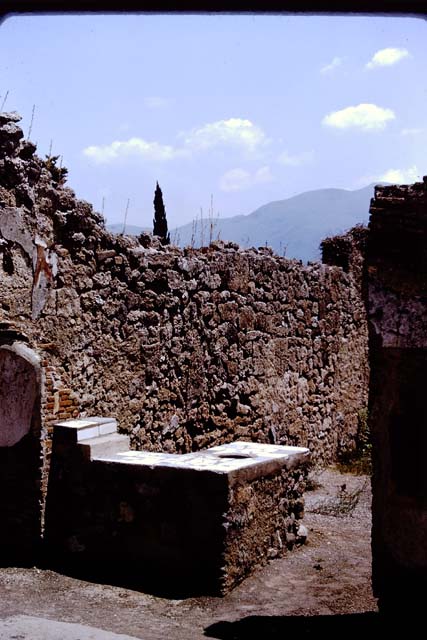 I.3.22 Pompeii. December 2007. East wall.