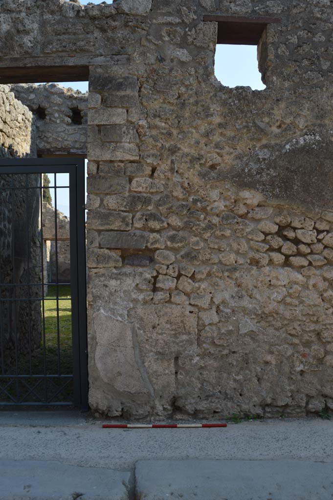 I.3.24 Pompeii. October 2017. Looking towards west side of entrance doorway.
Foto Taylor Lauritsen, ERC Grant 681269 D�COR.
