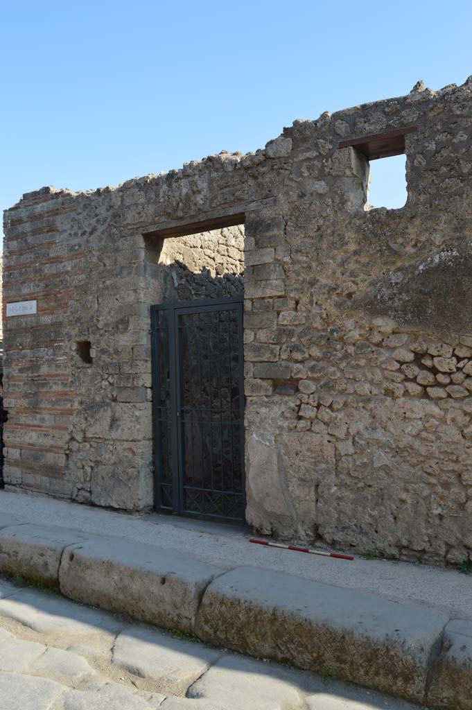 I.3.24 Pompeii. October 2017. Looking towards entrance doorway.
Foto Taylor Lauritsen, ERC Grant 681269 D�COR.
