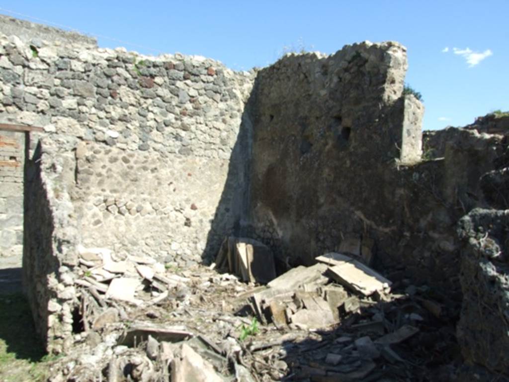 I.3.29 Pompeii. March 2009. Room 6. Triclinium. Looking south east.