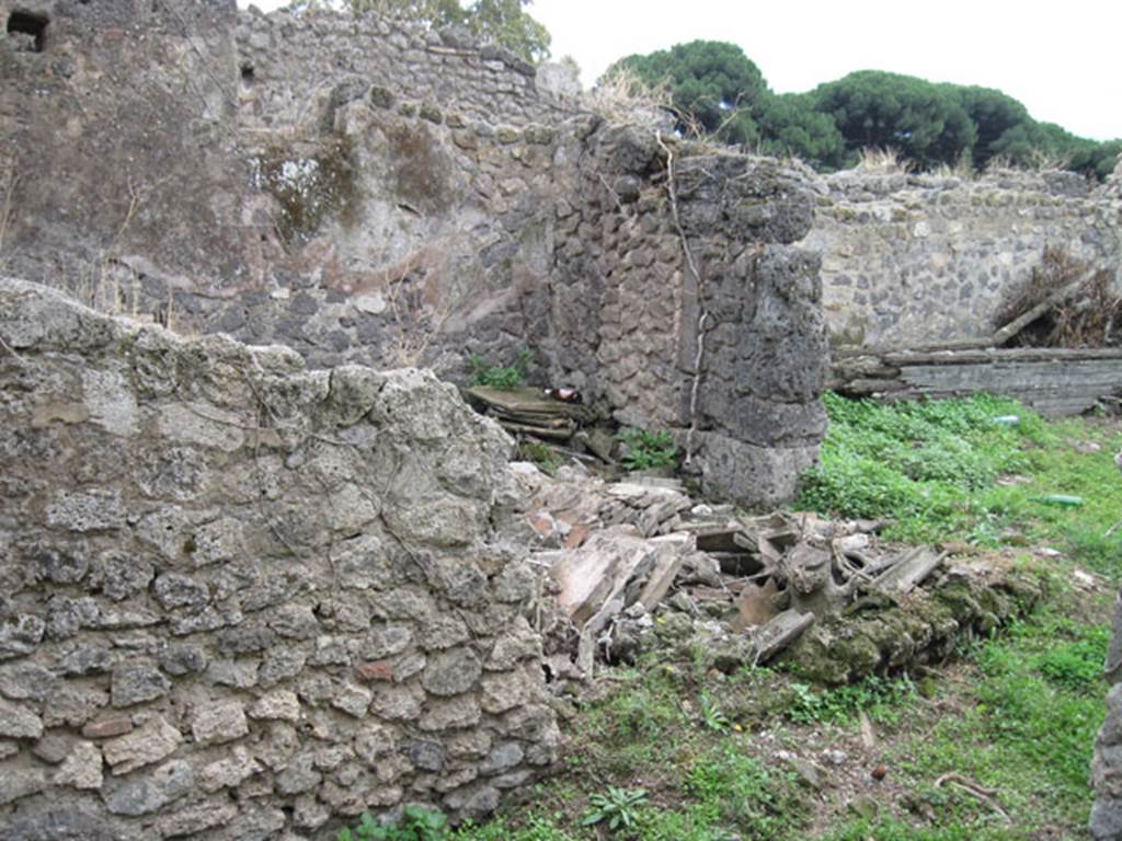 I.3.29 Pompeii. September 2010. Looking south towards south wall and south-west end of fauces. Photo courtesy of Drew Baker.