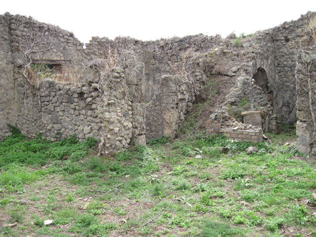 I.3.30 Pompeii.  March 2009. Room 3.  Well room, with remains of  terracotta puteal or pot.