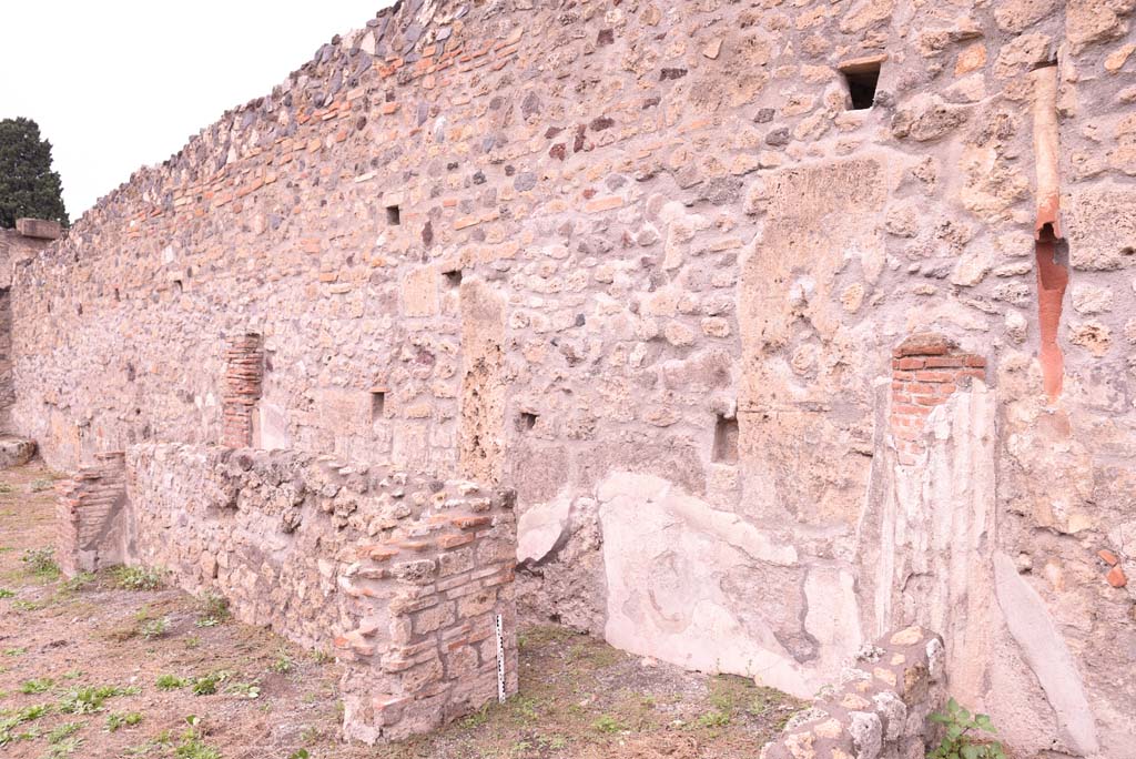 I.4.2 Pompeii. October 2019. Looking towards north wall of corridor on north side of tablinum, on left, from garden area.
Foto Tobias Busen, ERC Grant 681269 D�COR.
