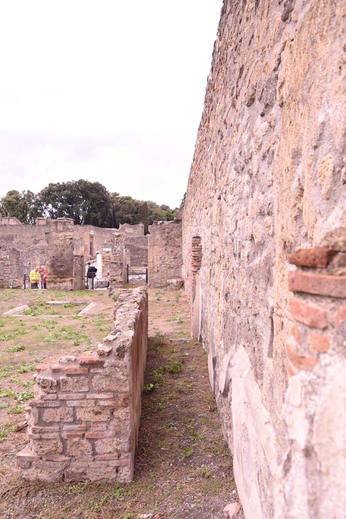 I.4.2 Pompeii. October 2019. Looking west along corridor on north side of tablinum.
Foto Tobias Busen, ERC Grant 681269 D�COR.
