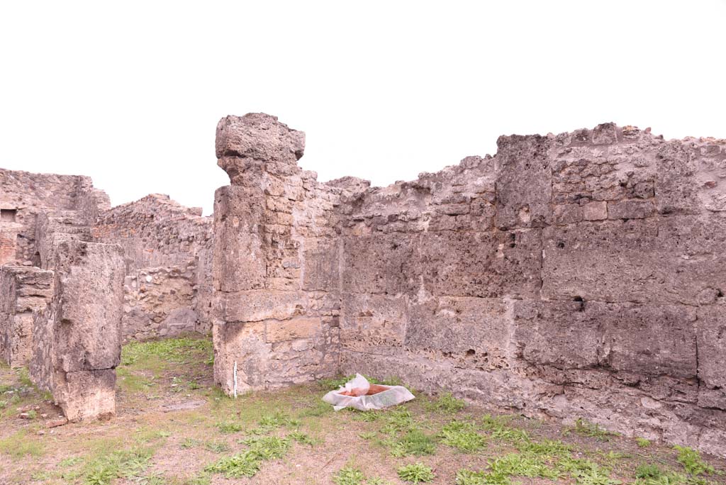I.4.2 Pompeii. October 2019. South-east corner of atrium, with doorway to cubiculum or oecus.
Foto Tobias Busen, ERC Grant 681269 D�COR.
