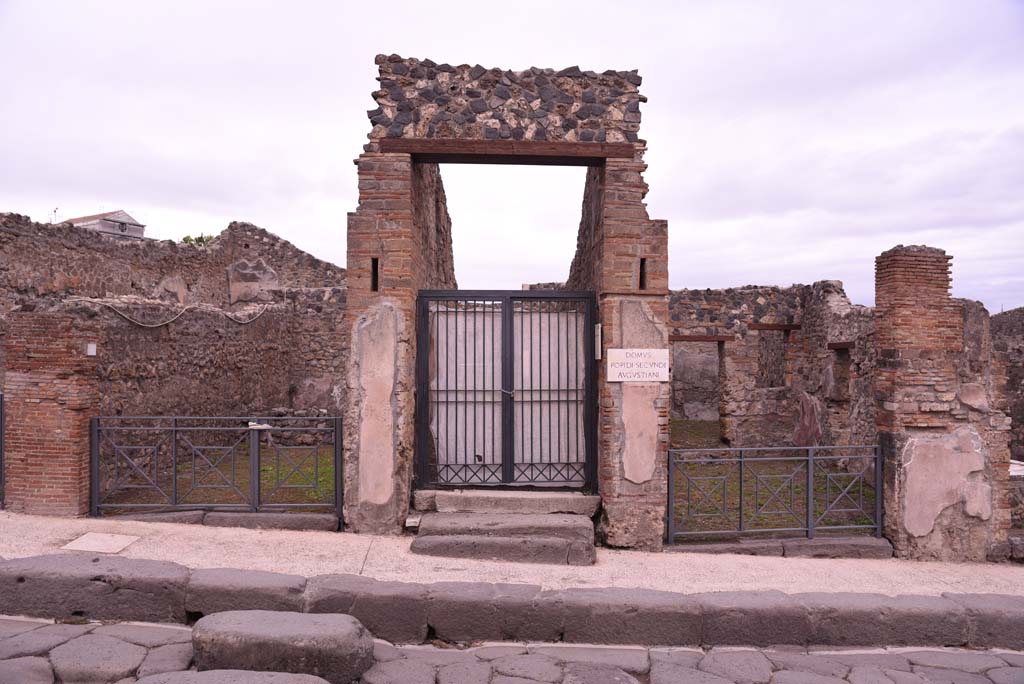 I.4.6 Pompeii, on left, I.4.5, in centre, and I.4.4, on right. October 2019. Looking east towards entrance doorways. 
Foto Tobias Busen, ERC Grant 681269 D�COR.

