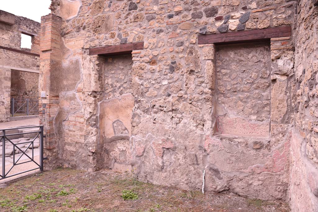 I.4.4 Pompeii. October 2019. Looking towards north wall of shop-room.
Foto Tobias Busen, ERC Grant 681269 D�COR.
